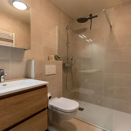 Apartman The Waves With Parking By Interhome